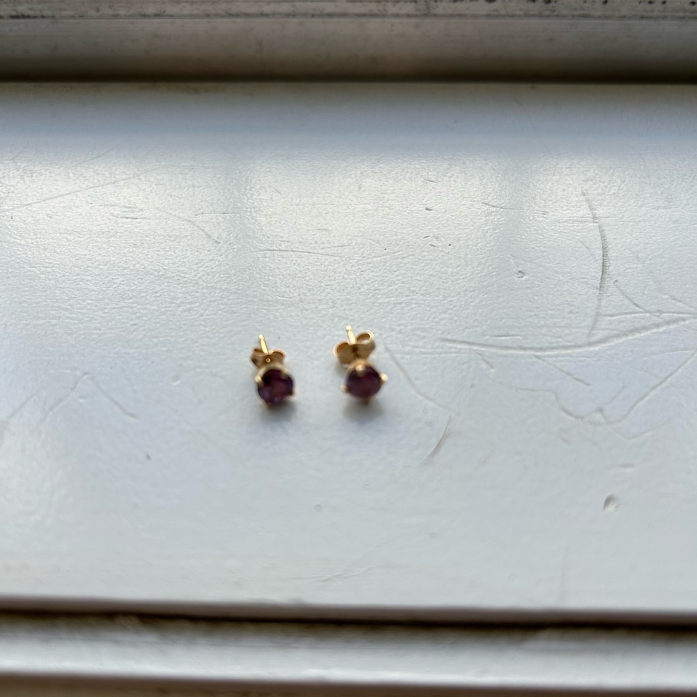 Vintage pair of real amyseth and gold earring